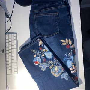 Jeans w/ side florals